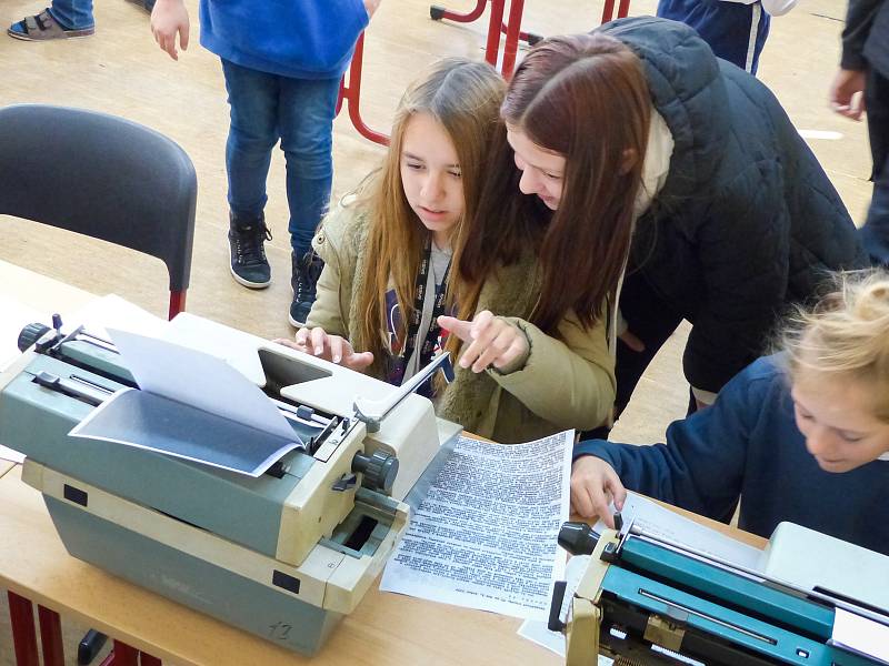 Gymnázium uspořádalo Projektový den k 30. výročí sametové revoluce.