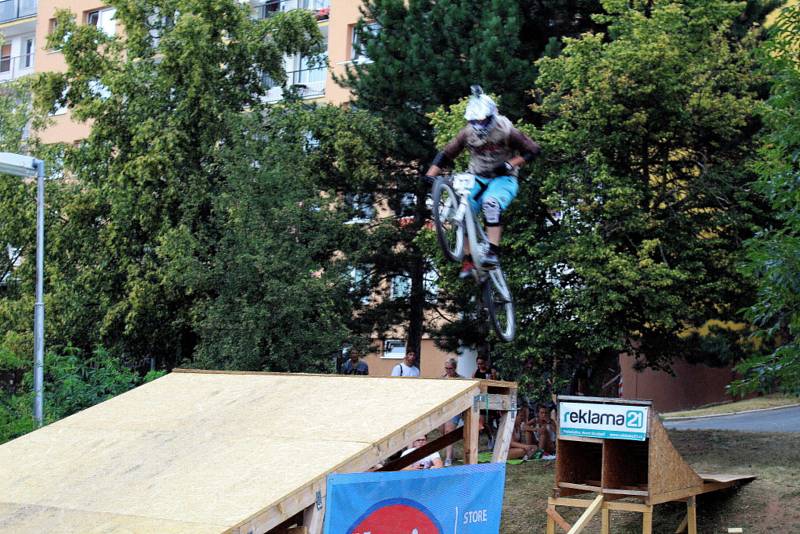 Sobotní program nabídl například downhillový závod.