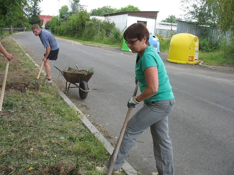 Dobrovolnická brigáda v Mateřské školce v Jesenici