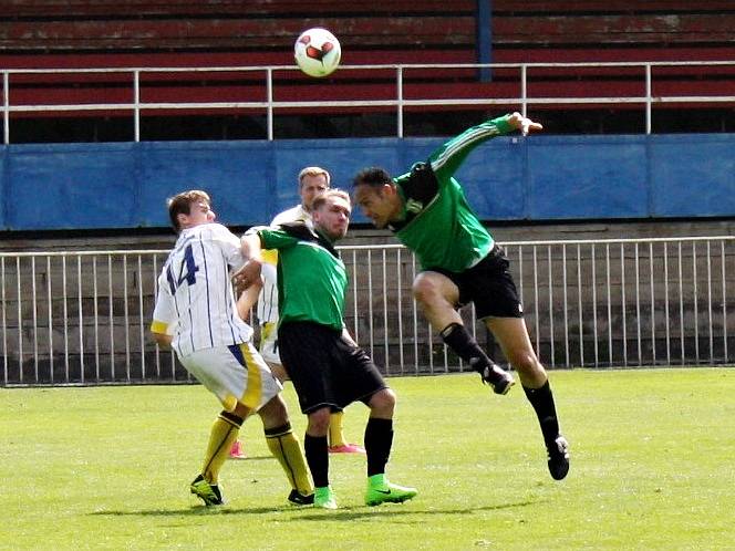 SK Rakovník B  v okresním derby v nejnižší krajské soutěži přejel Hředle 5:0.