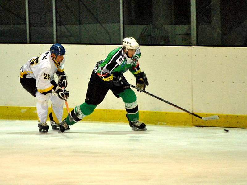 Rakovničtí hokejisté porazili Příbram 6:5 na svém ledě a zahrají si finále play off