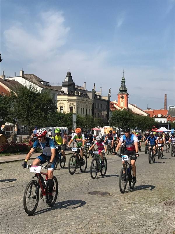 Magnetem nedělního cyklistického programu byl MTB závod.