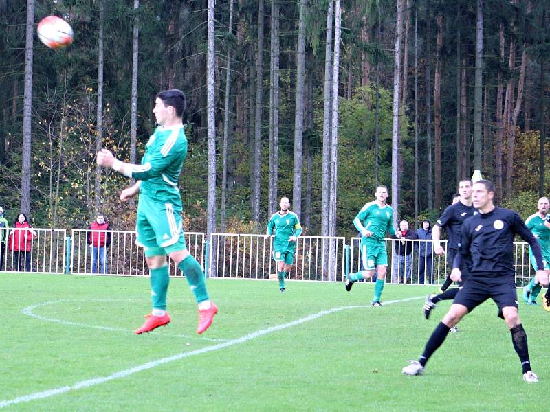 Fotbalisté Tatranu prohráli ve 12. kole divize s Chomutovem po penaltovém rozstřelu, když v normální hrací době skončil duel 2:2.