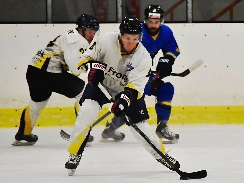 Hokejisté HC Rakovník rozstříleli Černošice 9:3.