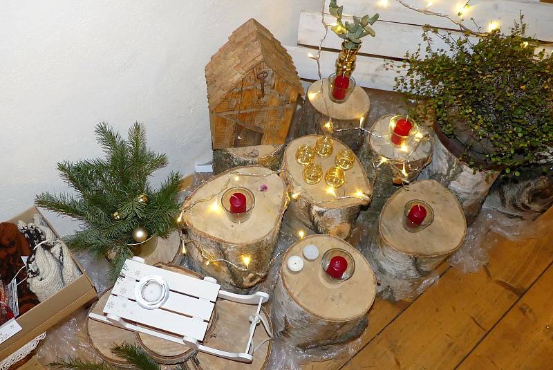 Slavnostní zahájení tradiční vánoční výstavy v rakovnické roubence.
