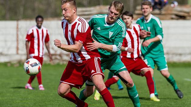 Fotbalová divize B: Brozany - Rakovník 1:2.