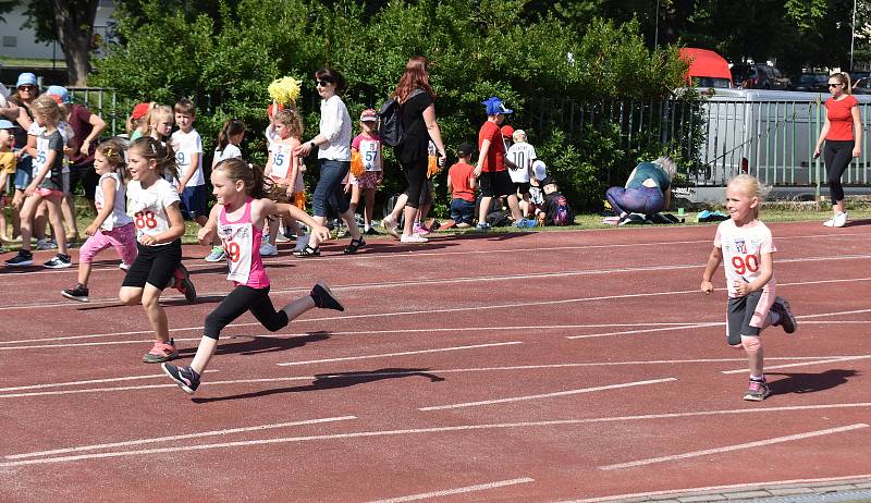 Olympiáda mateřských škol na hřišti u rakovnické sokolovny.