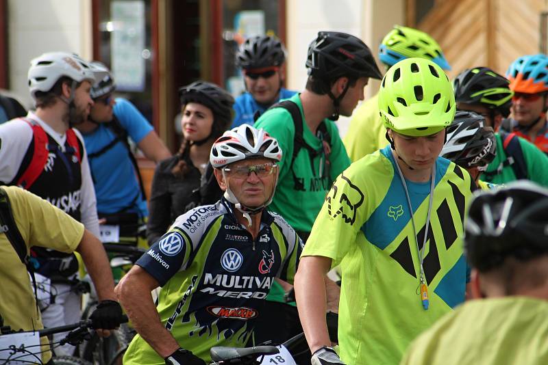 Orientační závod dospělých dvojic byl druhým závodem v rámci jedenáctého ročníku Rakovnického cyklování.