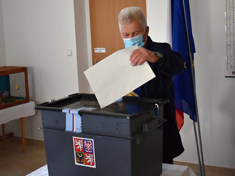 Krajské a senátní volby v Olešné.