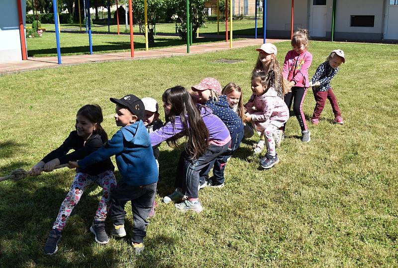 Dětský den s princeznami a rytíři v mateřince Klicperova v Rakovníku.