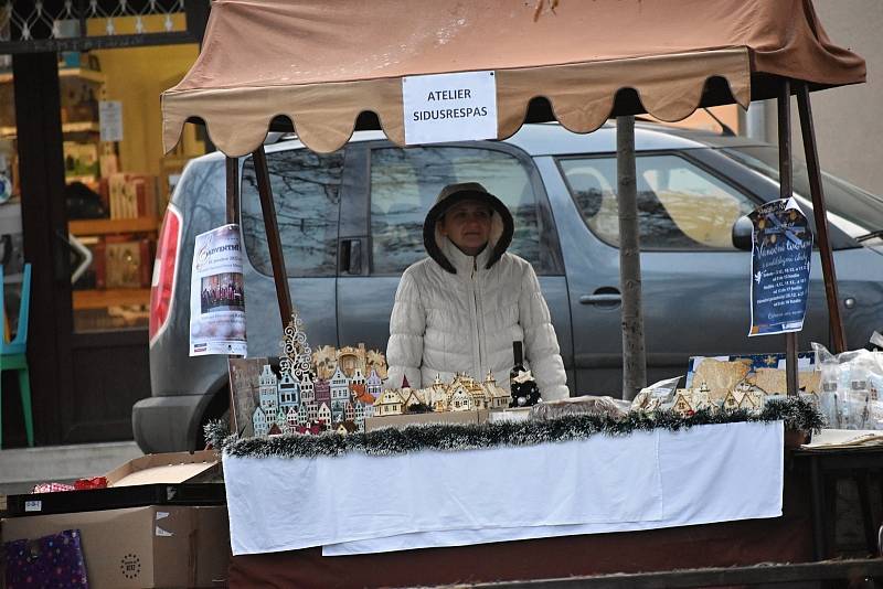 Z vánočního jarmarku na Komenského náměstí v Novém Strašecí.