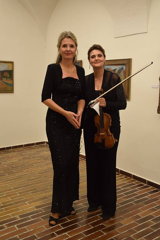 Duo Kateřina Englichová a Silvie Hessová vystoupilo na závěr Heroldova Rakovníka.