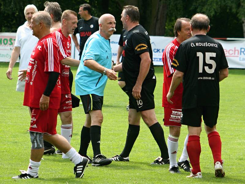 Oslavy 90 let fotbalu v Kolešovicích, stará garda Kolešovic vs. Amfora Praha, 2016