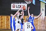 Basketbalisté TJ TZ Rakovník zdolali ve 3. kole krajského přeboru béčko Berouna 60:42.