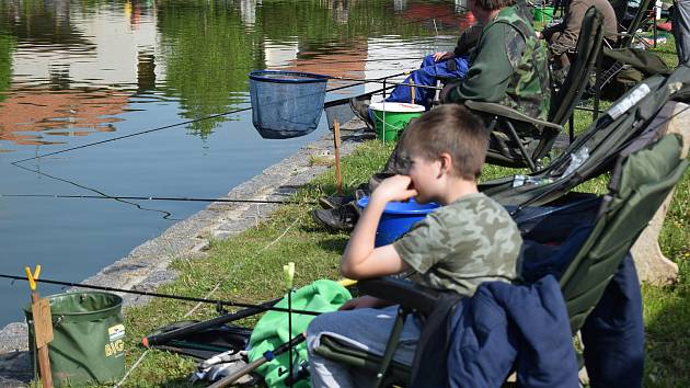 Rybářské závody v Kněževsi.