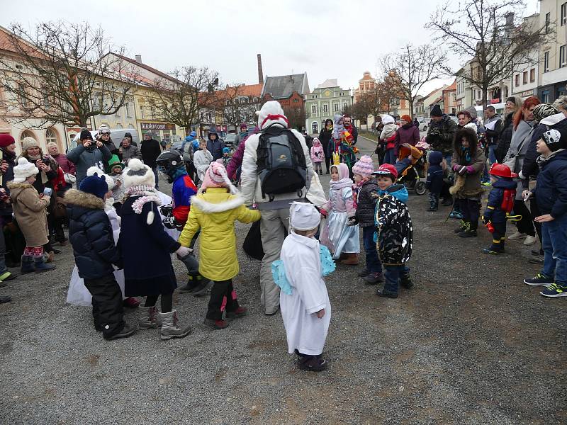 Hlavním tématem masopustu v Rakovníku byla zima.