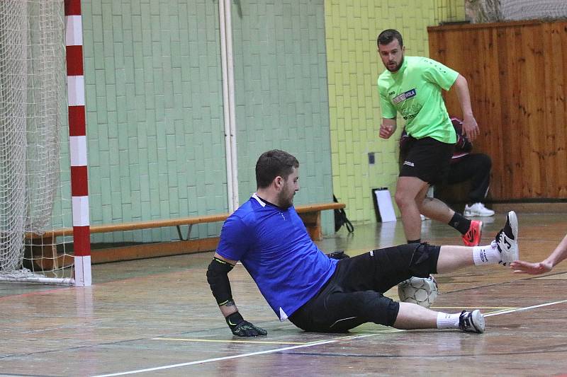 Dvaadvacátý ročník Viola Cupu ovládl Redoby team. O jeho vítězství rozhodly až penalty.