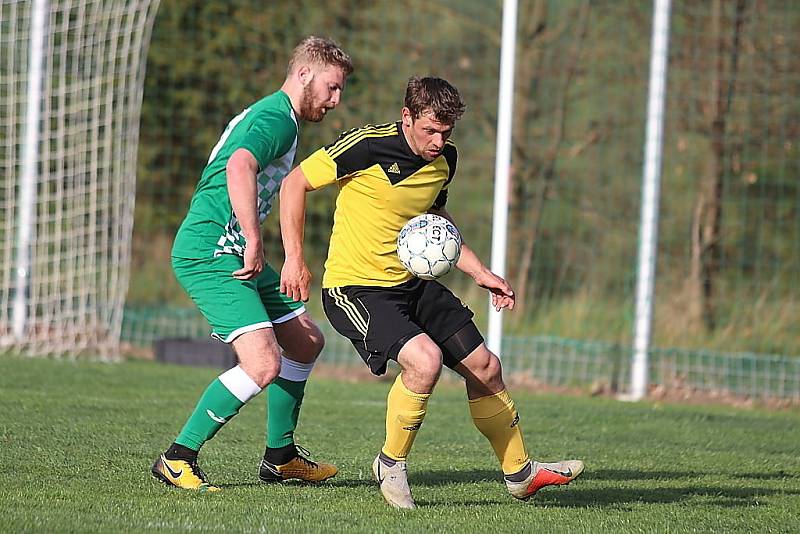 Z fotbalového utkání I.B třídy Lišany - Zavidov (0:5)