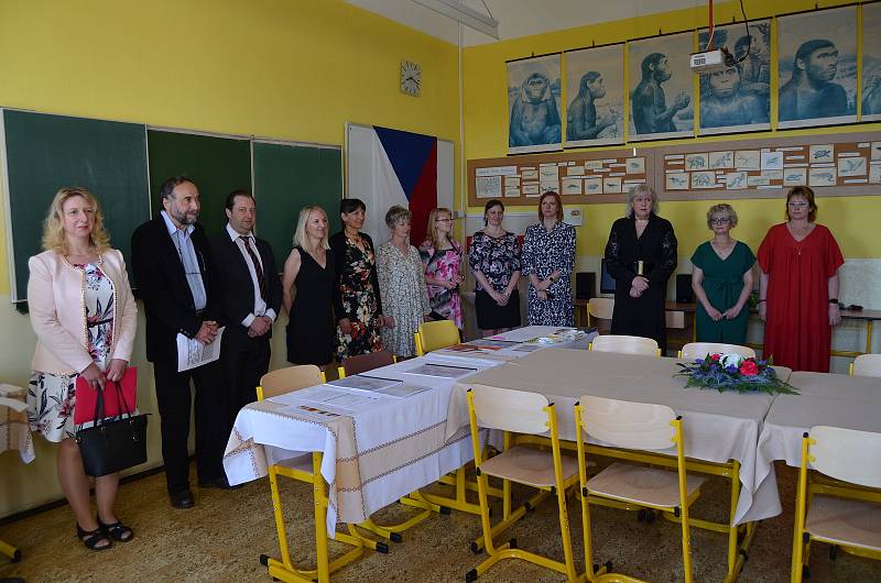 Zahájení maturitních zkoušek na Gymnáziu Jana Ámose Komenského v Novém Strašecí.
