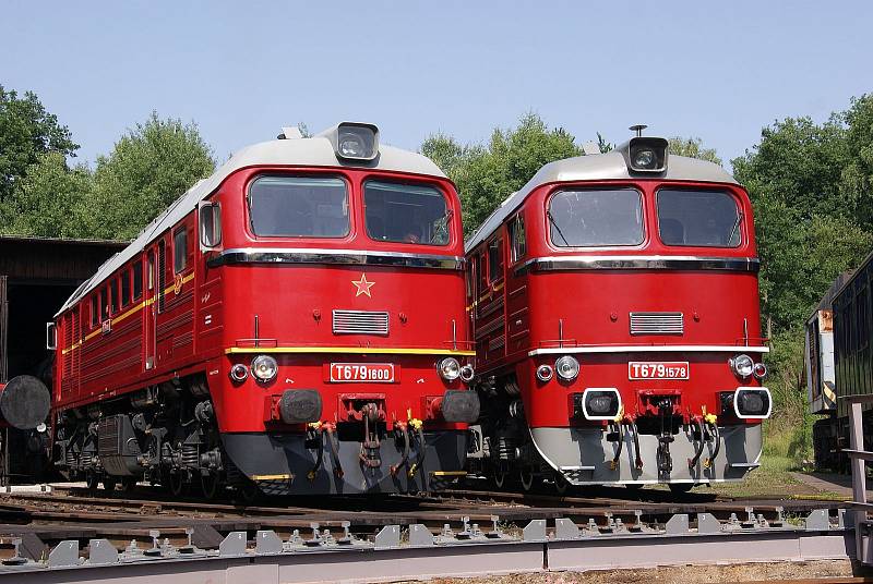 Historické motorové lokomotivy řady T 679.1, kterým se přezdívá Sergej.