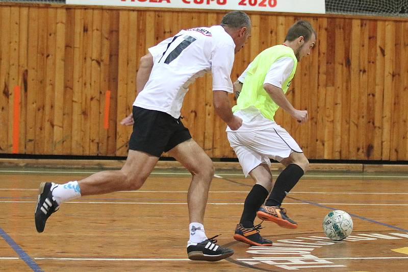 Dvaadvacátý ročník Viola Cupu ovládl Redoby team. O jeho vítězství rozhodly až penalty.