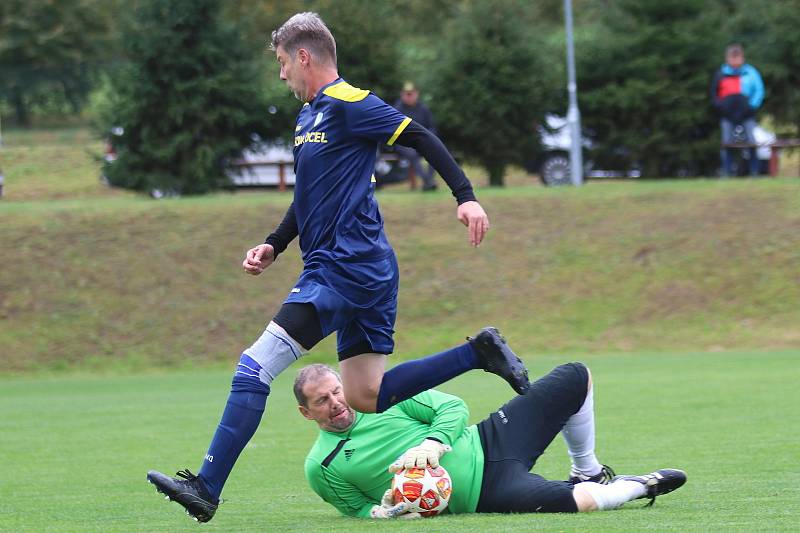 OP Rakovnicka: Zavidov B (v červeném) -  Olešná 5:1.