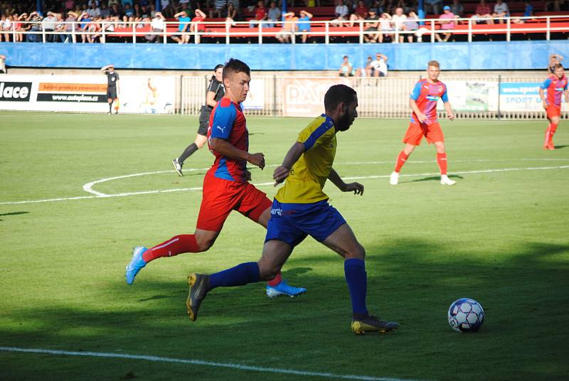 SK Rakovník prohrál v úvodním kole ČFL s Viktorií Plzeň B 0:3 (0:0).