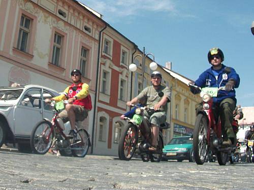 Druhé setkání majitelů mopedů Stadion v Rakovníku a na Křivoklátě