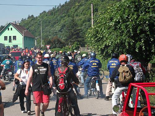 Druhé setkání majitelů mopedů Stadion v Rakovníku a na Křivoklátě