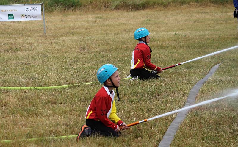 Ve Velké Chmelištné se uskutečnila soutěž děti v požárním útoku s názvem Drahuščin pohár.