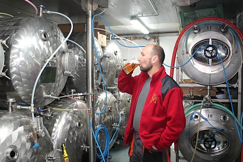 David Máša ve svém pivovaru Máša v Řevničově.
