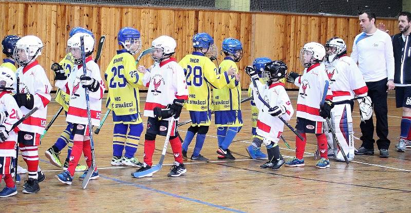 V rakovnické sportovní hale se uskutečnil druhý ročník charitativní akce Retro hokejbal pomáhá. Hokejbalisté a sponzoři vybrali dohromady přes 42 tisíc korun, které byly rozděleny čtyřem organizacím.