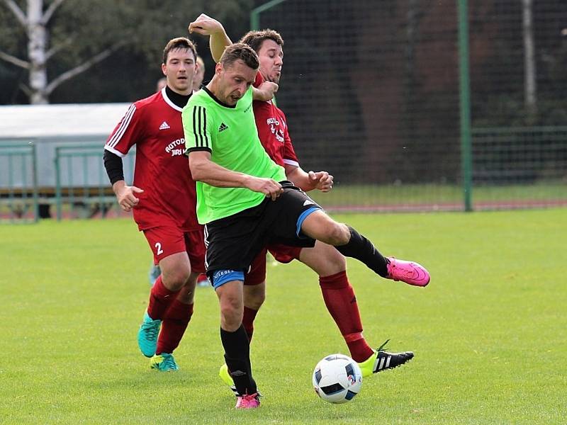 Ve šlágru 5. kola okresního přeboru zvítězily Kolešovice na Olympii po penaltách. V základní hrací době skončil duel 0:0.