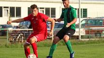 I. B třída: Lubná (v černozeleném) potvrdila dobrou formu, Vinařice porazila 4:1.