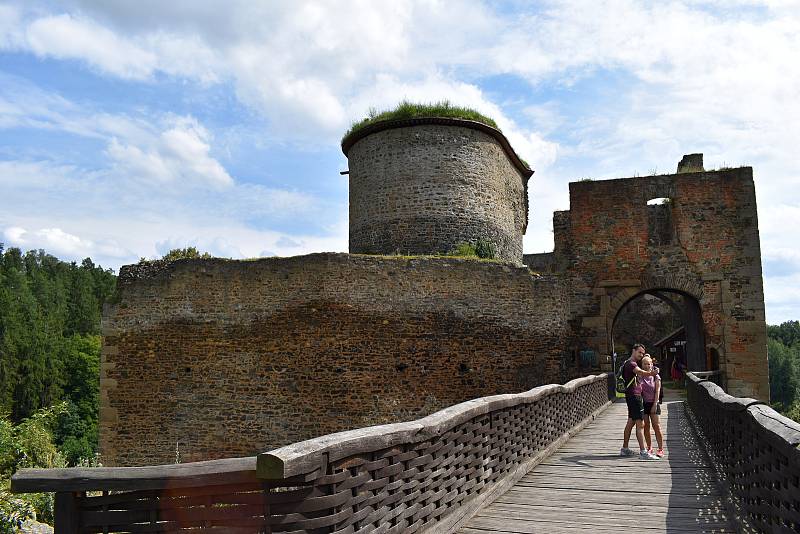 Hrad Krakovec je v létě v obležení turistů. Návštěvnost je srovnatelná s tou loňskou, kdy byla rekordní.