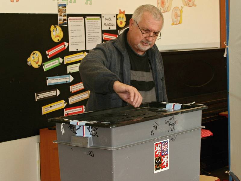 Volby v 1. Základní škole v Rakovníku v roce 2017.