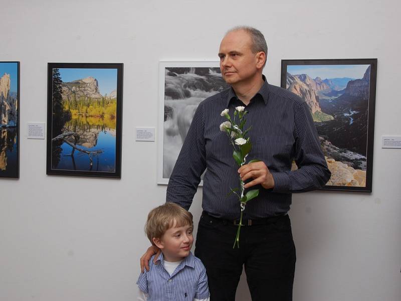 Zahájení výstavy fotografií Jiřiho Rozinka ve Výstavní síni Na radnici