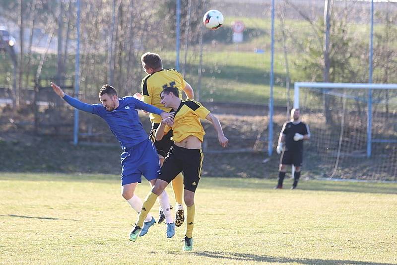 Z fotbalového utkání I.B třídy Lány - Zavidov (3:1)