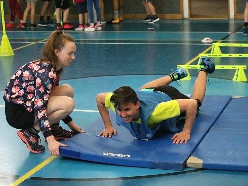 Olympijský trénink v tělocvičně 2. základní školy v Rakovníku.