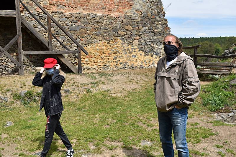 Zřícenina hradu Krakovec je od pondělí opět otevřena veřejnosti, a to každý den. První dny od znovuotevření doprovází hygienická opatření.