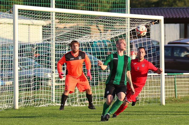 I. B třída: Lubná (v černozeleném) potvrdila dobrou formu, Vinařice porazila 4:1.