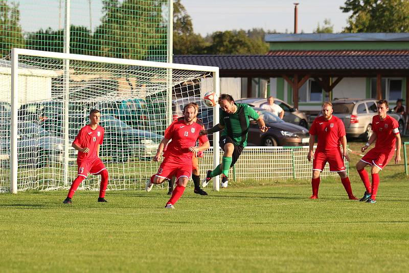 I. B třída: Lubná (v černozeleném) potvrdila dobrou formu, Vinařice porazila 4:1.