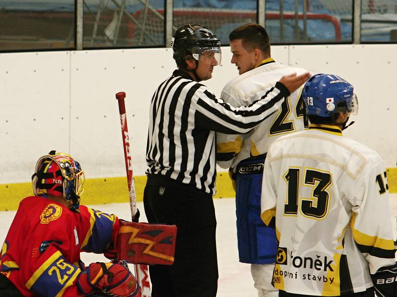 Hokejisté HC Rakovník prohráli v prvním domácím přípravném duelu s Hvězdou Praha 5:6.