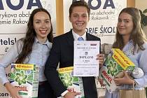Rakovničtí soutěžící se v nabité krajské konkurenci rozhodně neztratili a v sestavě (zleva) Aneta Plačková, Daniel Hlaváček a Adéla Pekárnová získali druhé místo.