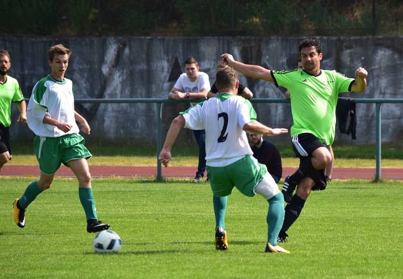 Rakovnická Olympie prohrála ve 21. kole okresního přeboru s Hředlemi 0:3.