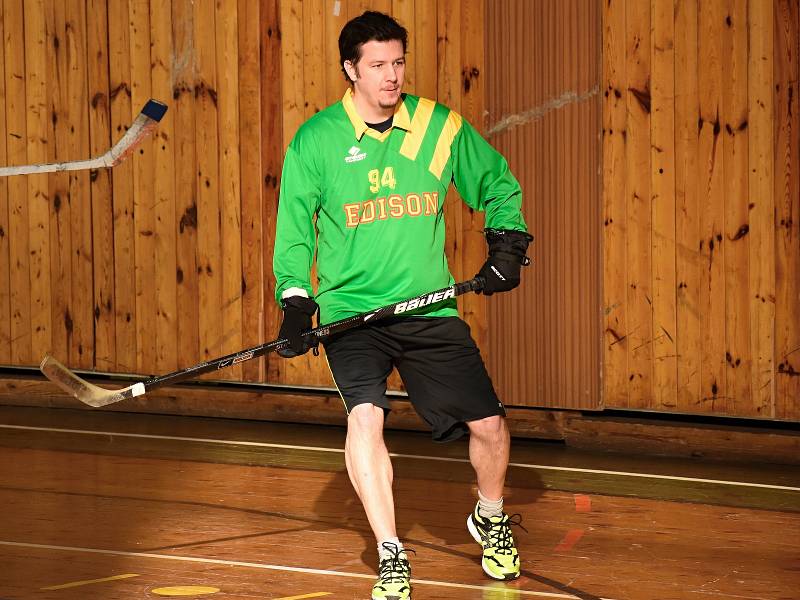 Multi charitativní akce Retro hokejbal pomáhá se v rakovnické sportovní hala uskutečnila již počtvrté.