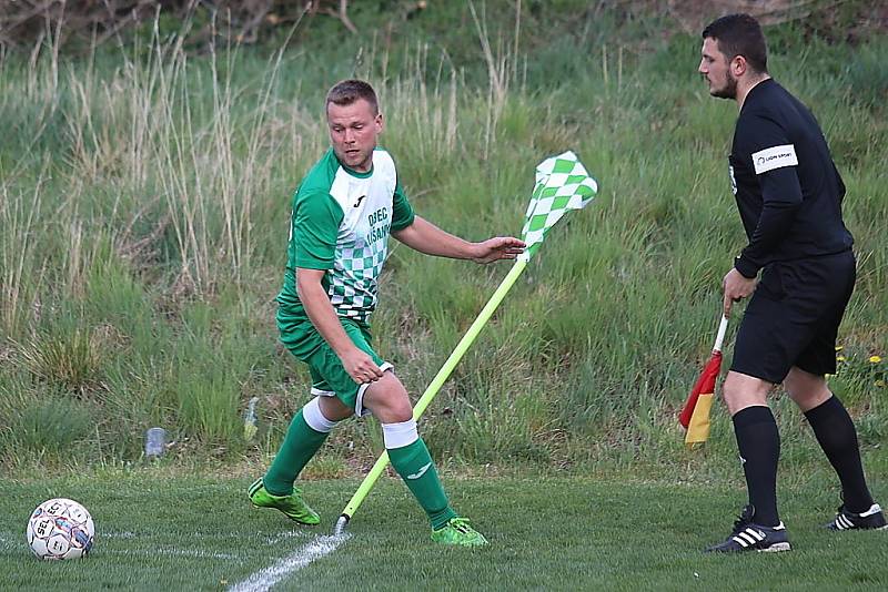 Z fotbalového utkání I.B třídy Lišany - Zavidov (0:5)