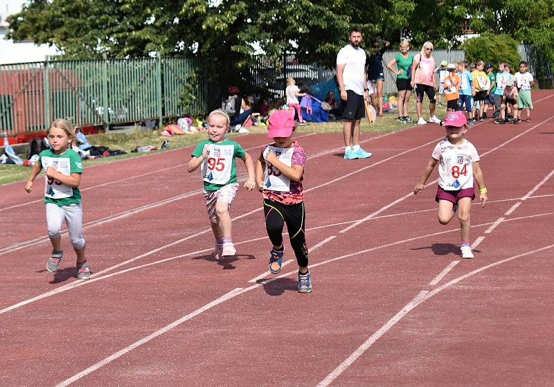 Olympiáda mateřských škol na hřišti u rakovnické sokolovny.