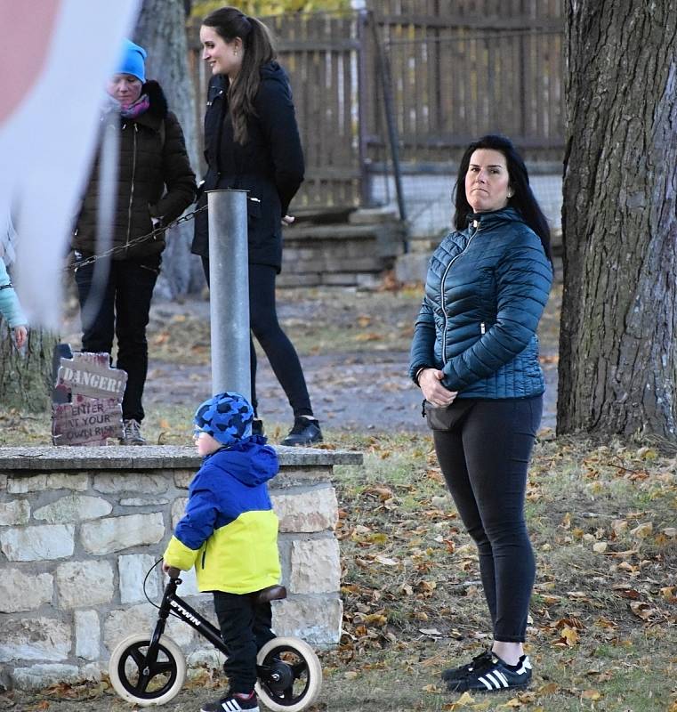 Ze strašidelné stezky ve Třtici.