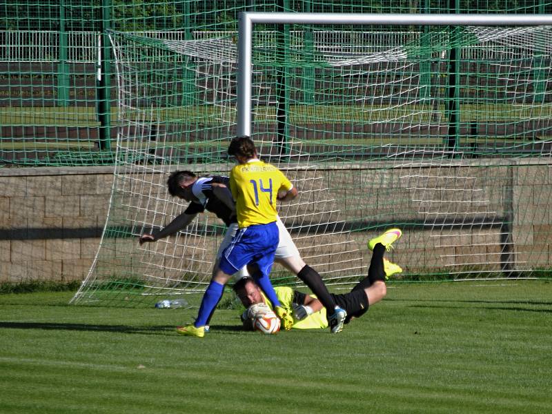 FK Kněževes - FC PO Olešná 2:3, OP, podzim 2015